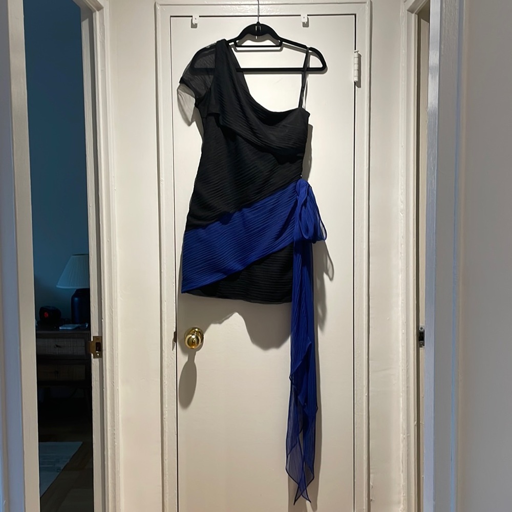 BCBGeneration - Asymmetrical cocktail dress - Picture 4 of 9